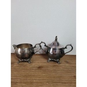 Vintage Oneida USA OL Silver plated Creamer & Sugar Bowl Set
